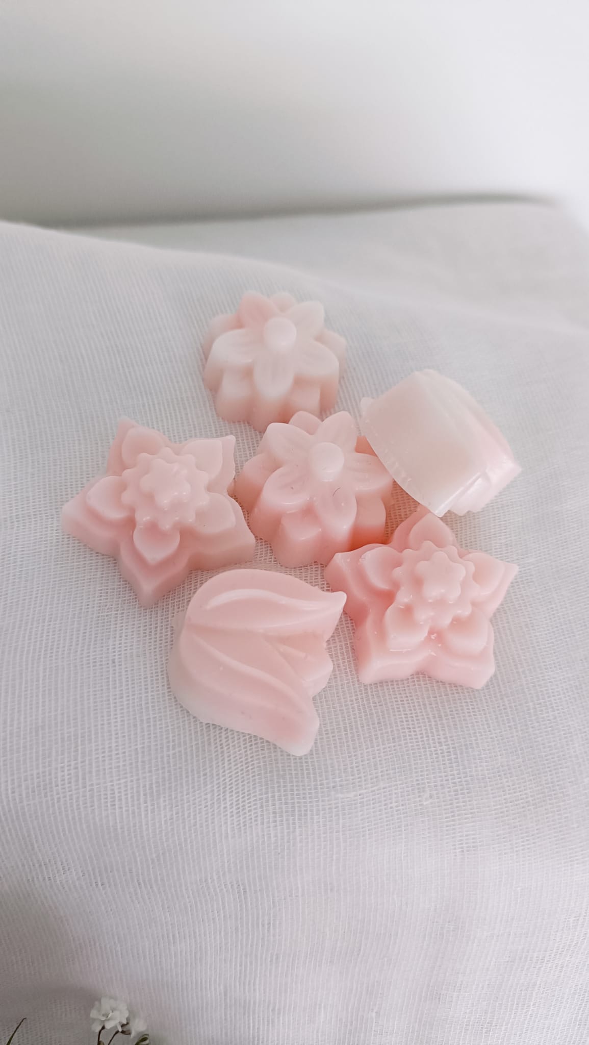 Summer Bouquet Soy Wax Melts - Highly Scented, Pack of 6